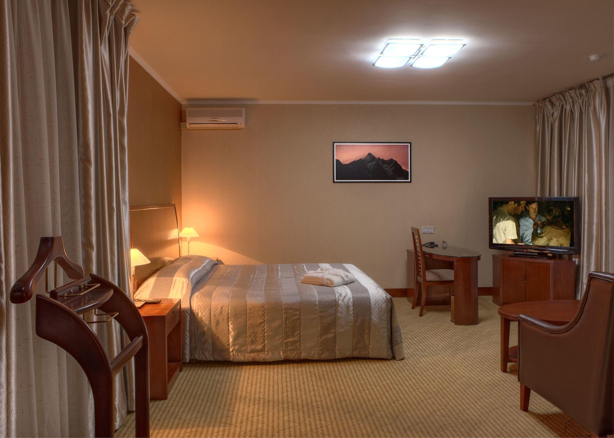 Voyage Hotel Almati Szoba fotó