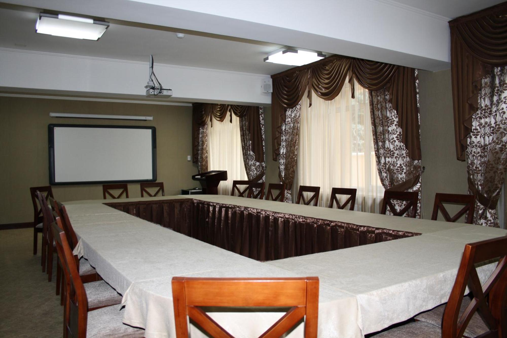 Voyage Hotel Almati Kültér fotó