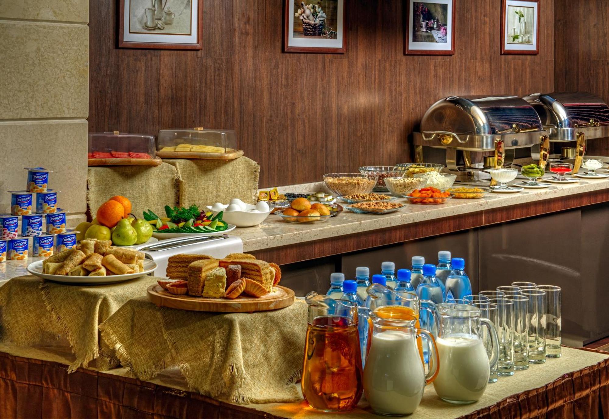 Voyage Hotel Almati Kültér fotó