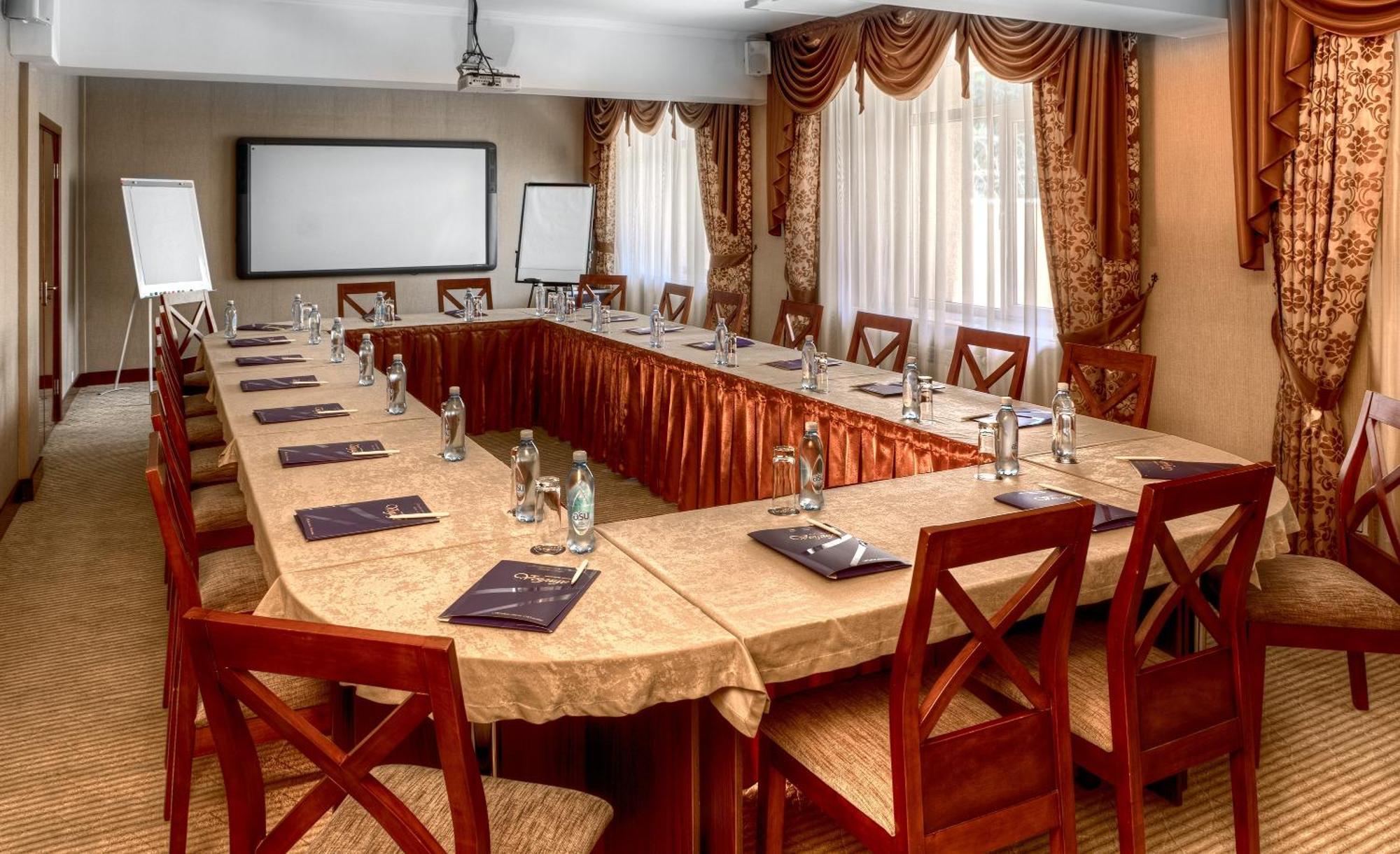Voyage Hotel Almati Kültér fotó