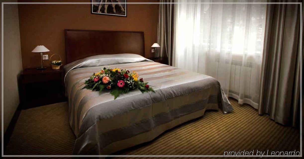 Voyage Hotel Almati Szoba fotó