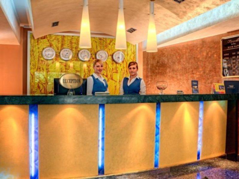 Voyage Hotel Almati Kültér fotó